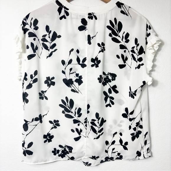 T. TAHARI RUFFLE CAP SLEEVE BLACK WHITE WOMEN SHORT SLEEVE BLOUSE SIZE LARGE NEW - Picture 6 of 9